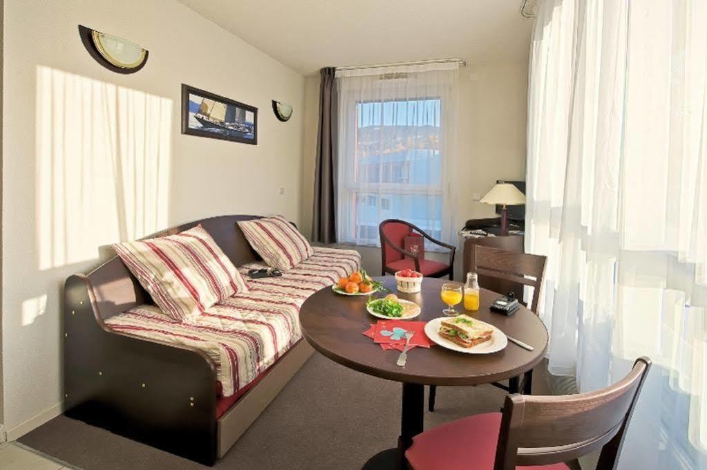 Appart Hotel Annecy Seynod Exteriör bild